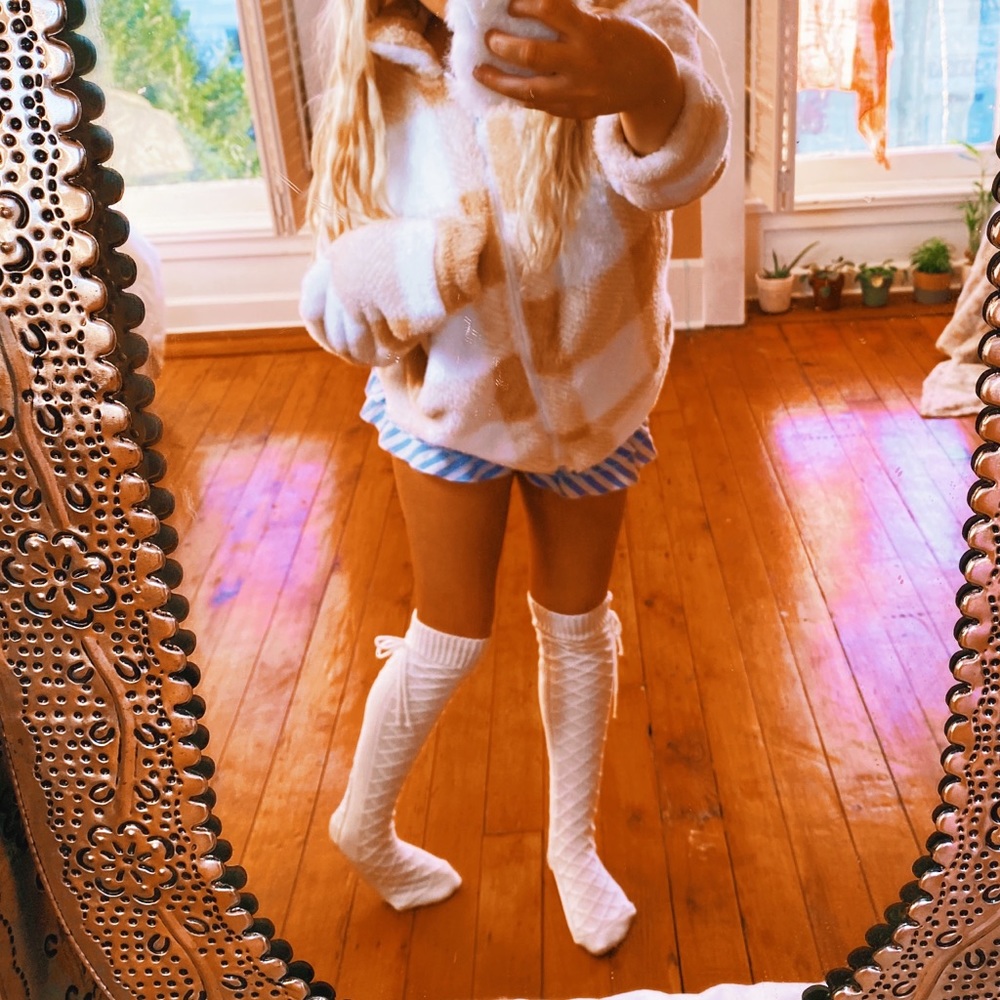 Cozy Champagne Fuzzy Plush Teddy Jacket ✨ - Picture 7 of 7